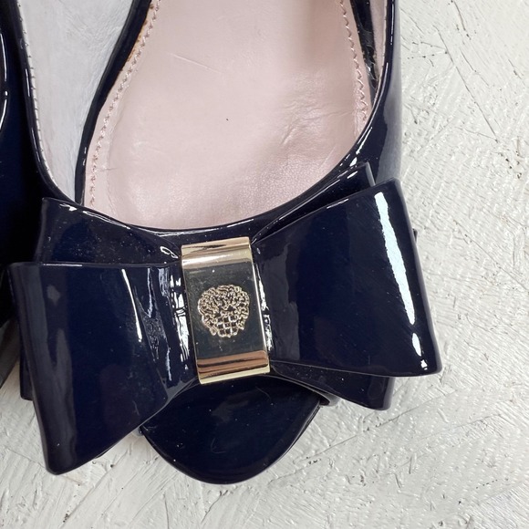 Vince Camuto Navy Patent Wedge Heels – Size 7.5M Bow Accent - Picture 3 of 6